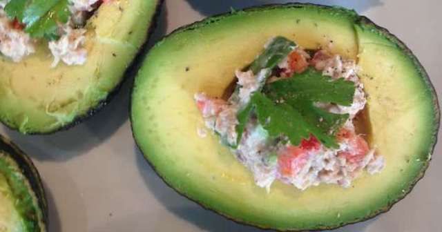 Тапаc из авокадо и тунца